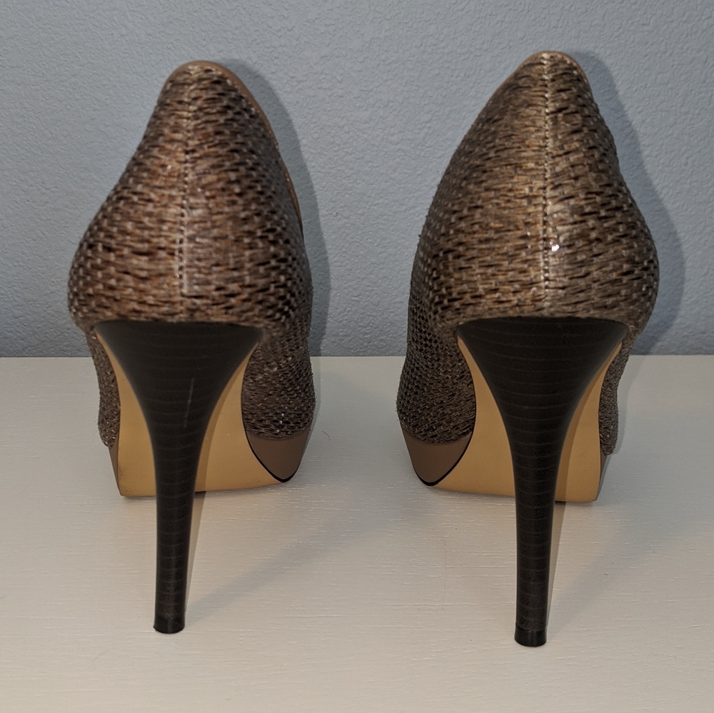 Heels - Picture 2 of 4